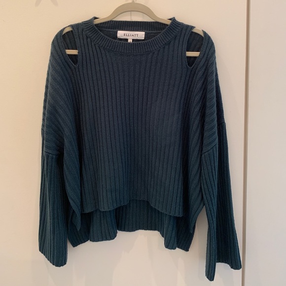 Elliatt Sweaters - ELLIATT sweater dark green with cutouts super cute!
